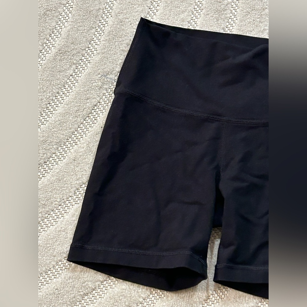 TNA Artizia High Rise Biker Shorts 5” in Black - S - Picture 3 of 13